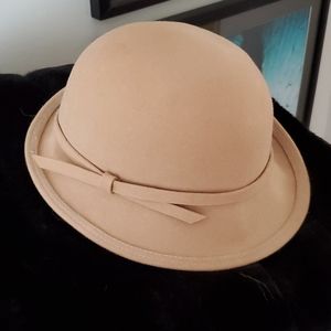 Vintage tan wool felted hat 🇨🇦